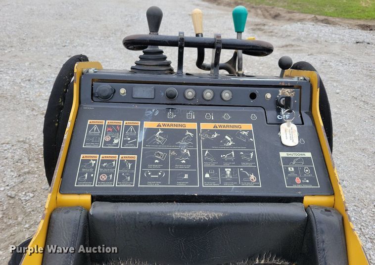 image for item KB9064 2013 Vermeer S650TX compact utility loader