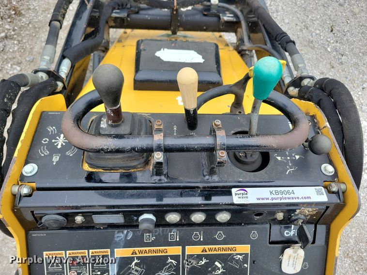 image for item KB9064 2013 Vermeer S650TX compact utility loader