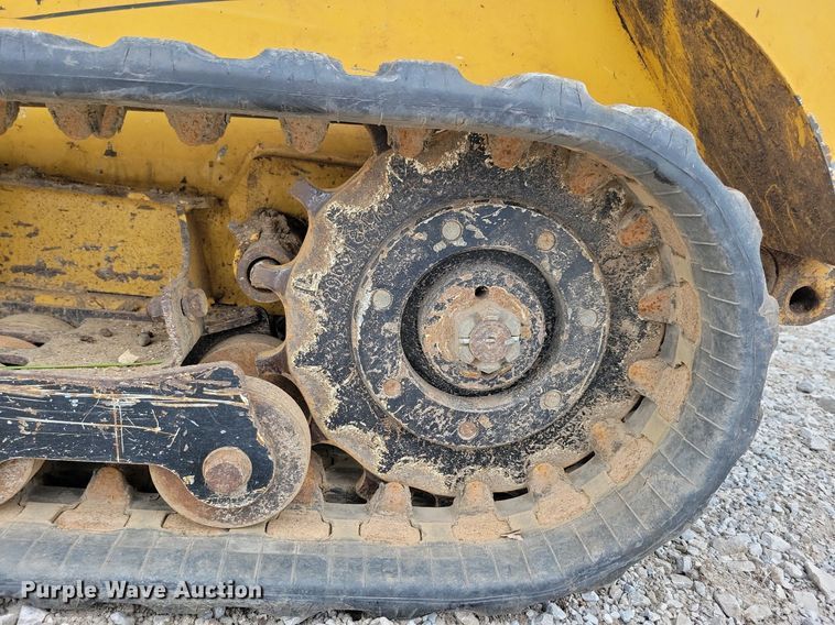 image for item KB9064 2013 Vermeer S650TX compact utility loader