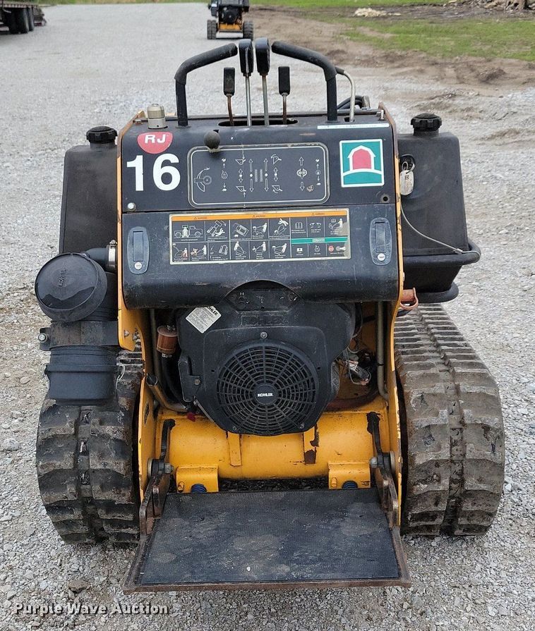 image for item KB9065 2009 Boxer 427 compact utility loader