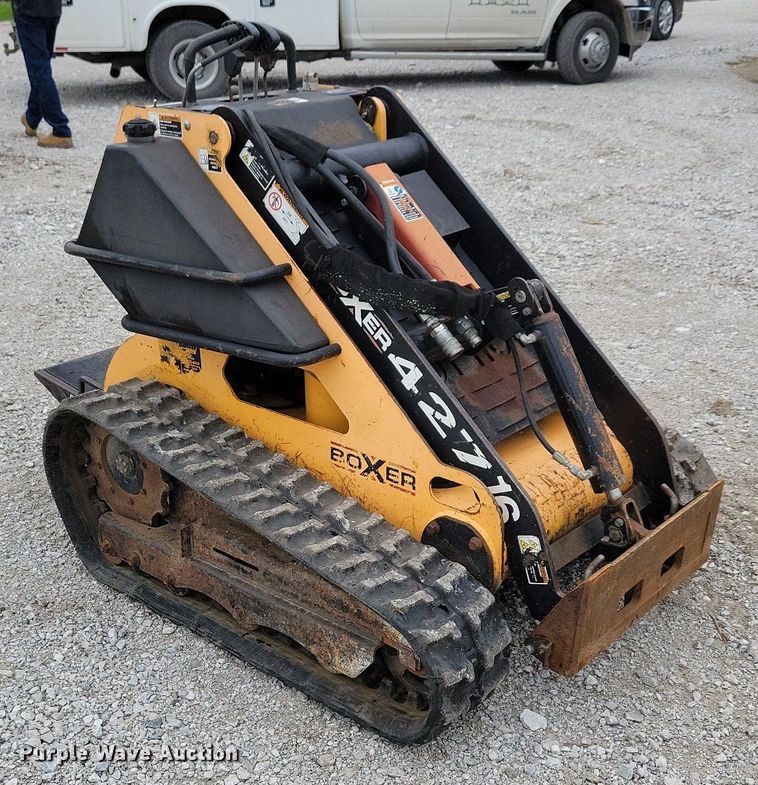 image for item KB9065 2009 Boxer 427 compact utility loader