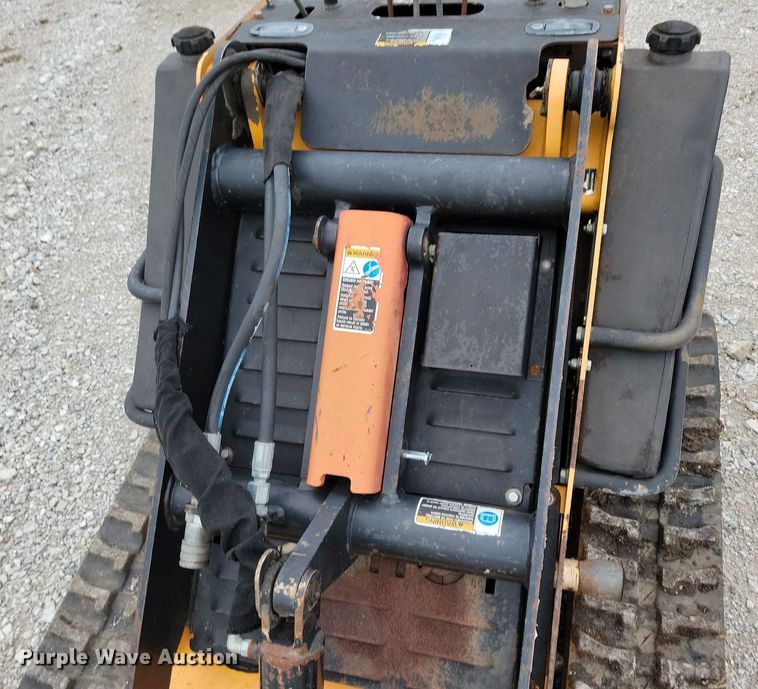 image for item KB9065 2009 Boxer 427 compact utility loader