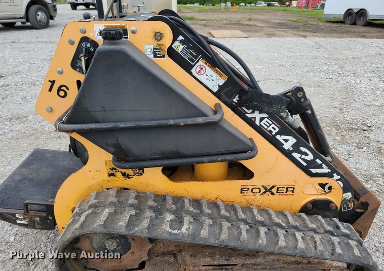 image for item KB9065 2009 Boxer 427 compact utility loader