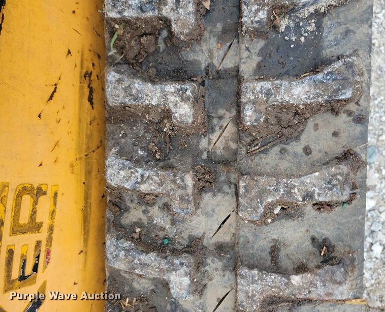 image for item KB9065 2009 Boxer 427 compact utility loader