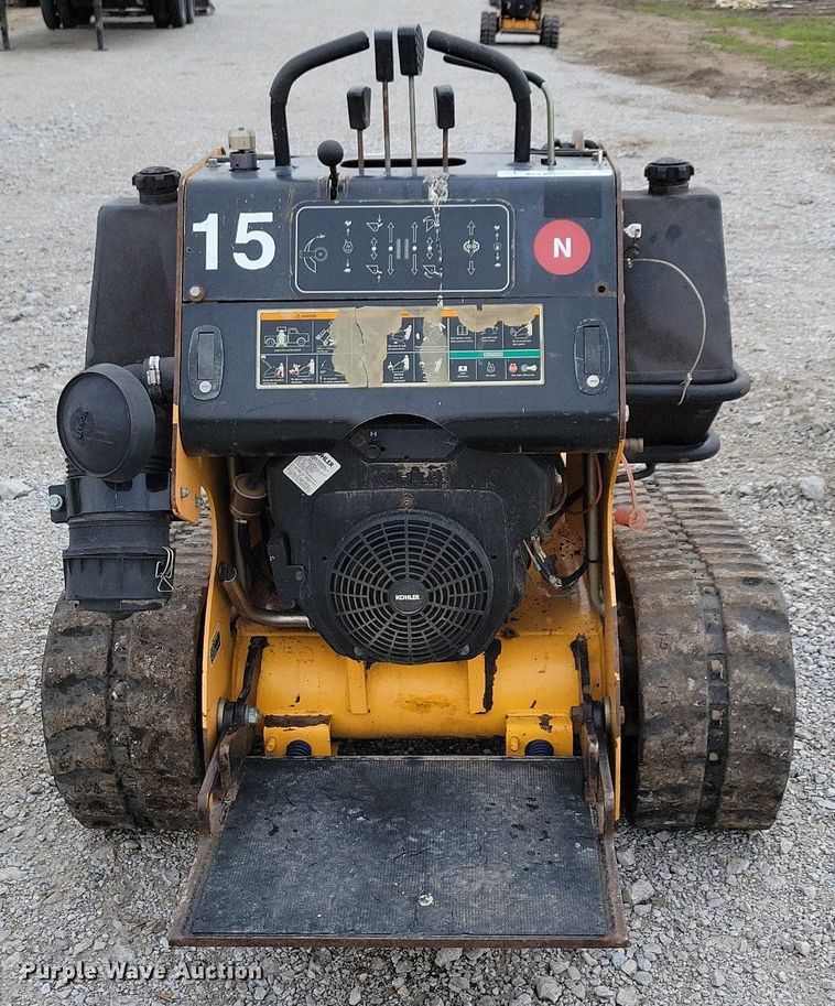 image for item KB9066 2008 Boxer 427 compact utility loader