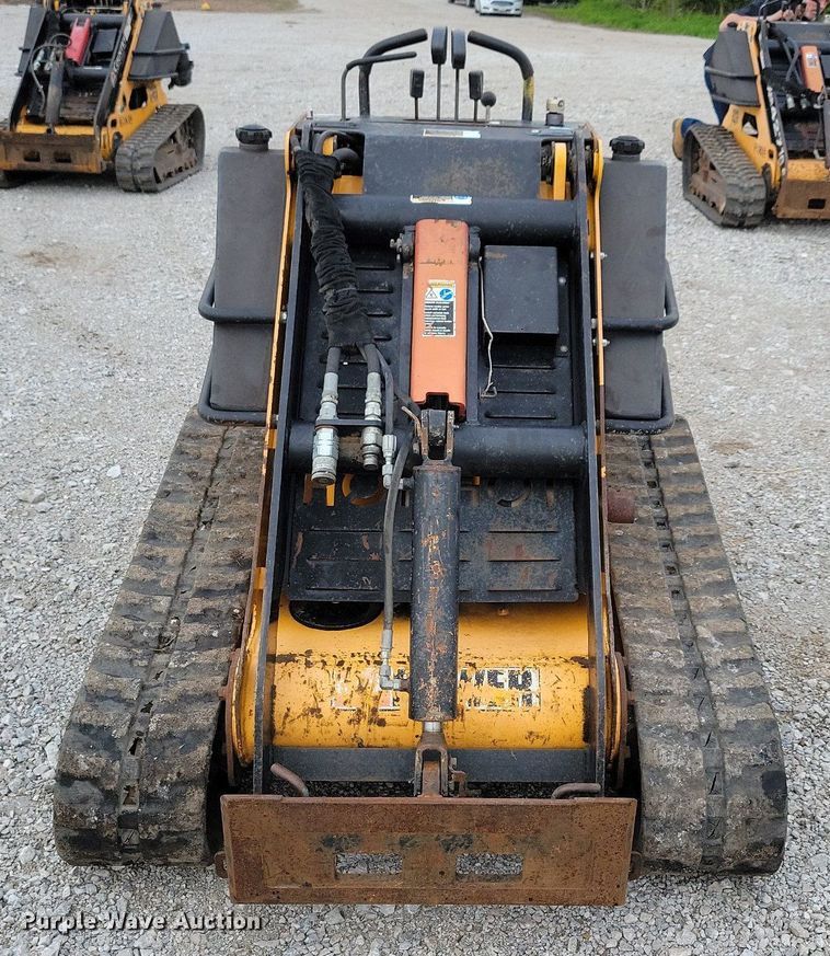 image for item KB9066 2008 Boxer 427 compact utility loader