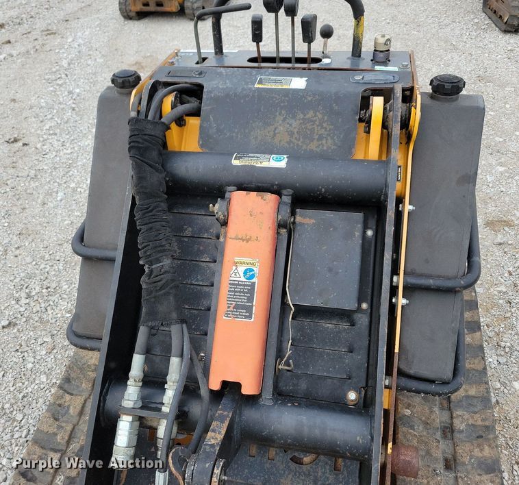 image for item KB9066 2008 Boxer 427 compact utility loader