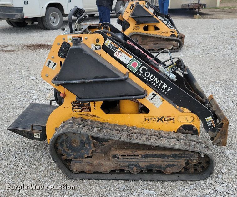 image for item KB9067 2009 Boxer 427 compact utility loader