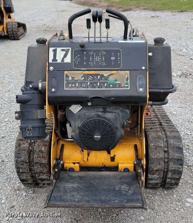 image for item KB9067 2009 Boxer 427 compact utility loader