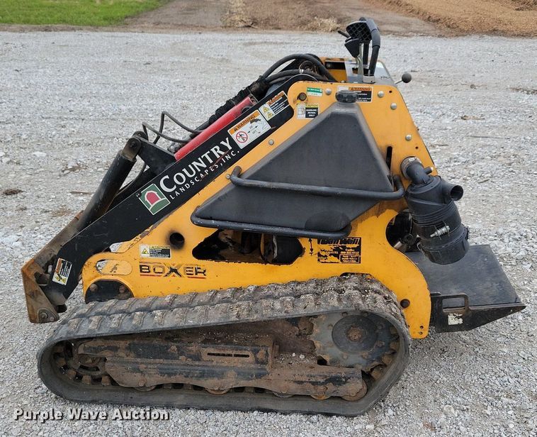 image for item KB9067 2009 Boxer 427 compact utility loader