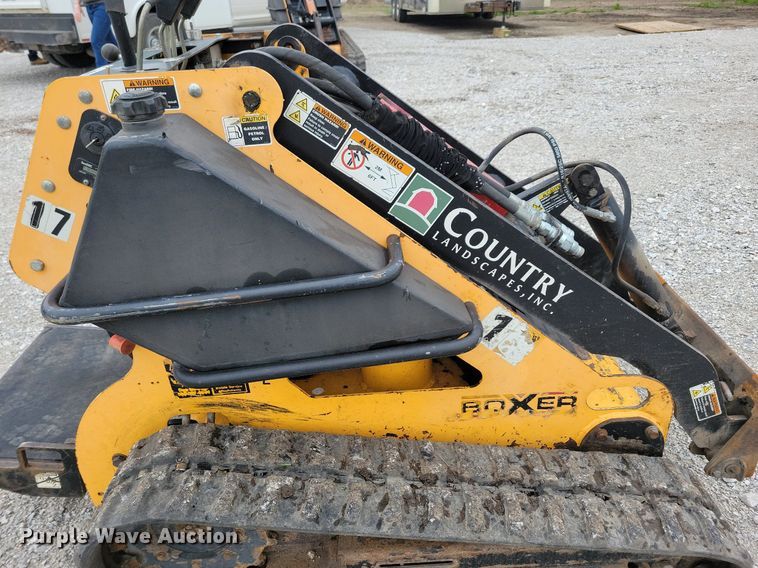 image for item KB9067 2009 Boxer 427 compact utility loader