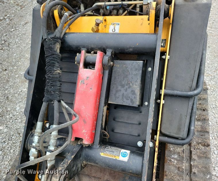 image for item KB9067 2009 Boxer 427 compact utility loader