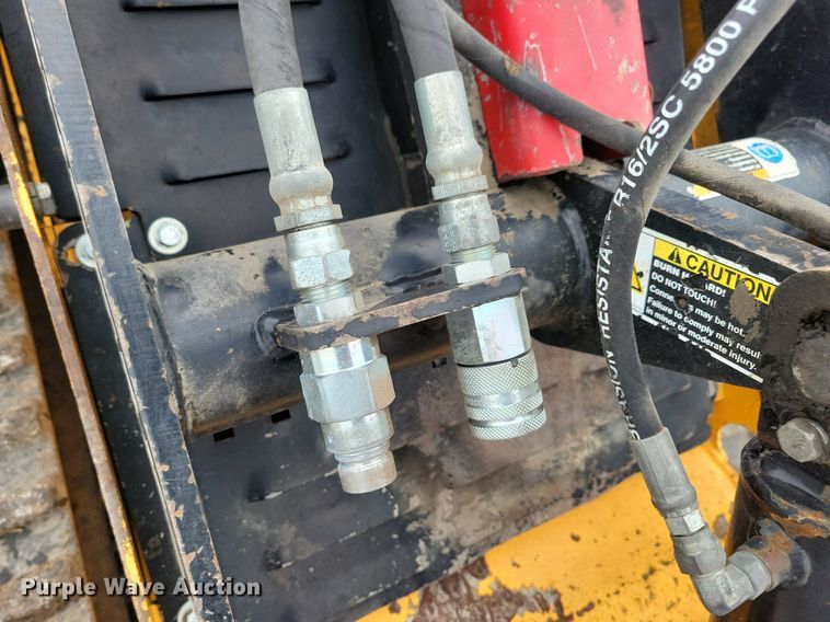 image for item KB9067 2009 Boxer 427 compact utility loader