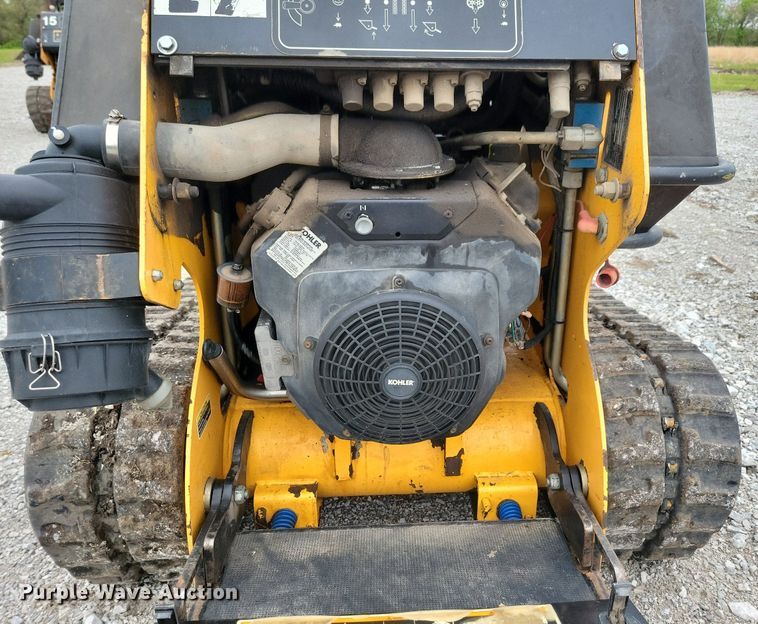 image for item KB9067 2009 Boxer 427 compact utility loader