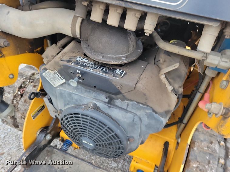 image for item KB9067 2009 Boxer 427 compact utility loader