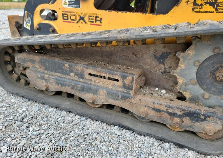 image for item KB9067 2009 Boxer 427 compact utility loader