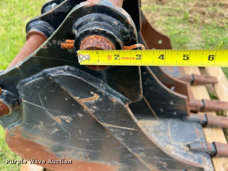 image for item KV9759 (2) Caterpillar backhoe buckets