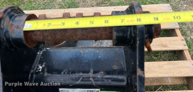 image for item KV9759 (2) Caterpillar backhoe buckets