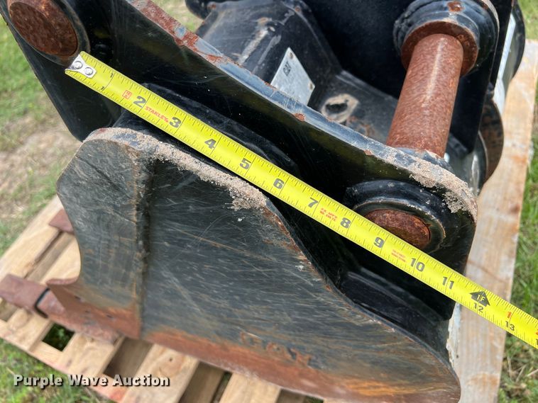 image for item KV9759 (2) Caterpillar backhoe buckets