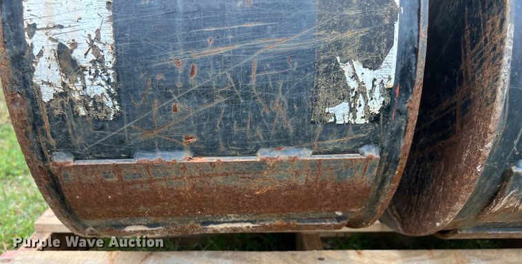 image for item KV9759 (2) Caterpillar backhoe buckets