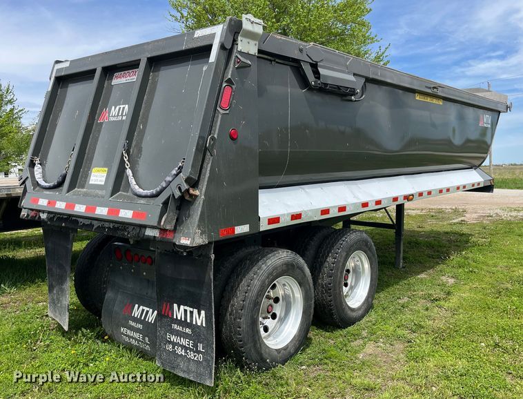 image for item LD9523 2022 MTM Midwest 26EL-QF-AR end dump trailer