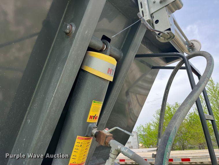 image for item LD9523 2022 MTM Midwest 26EL-QF-AR end dump trailer