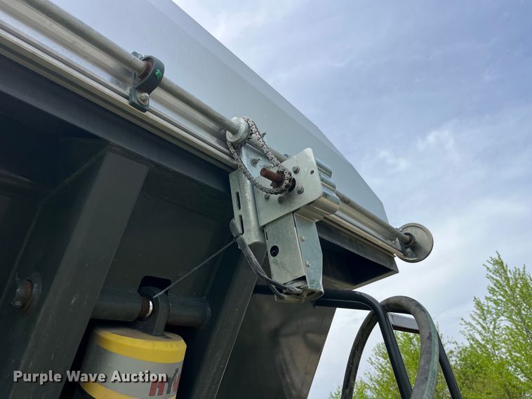 image for item LD9523 2022 MTM Midwest 26EL-QF-AR end dump trailer