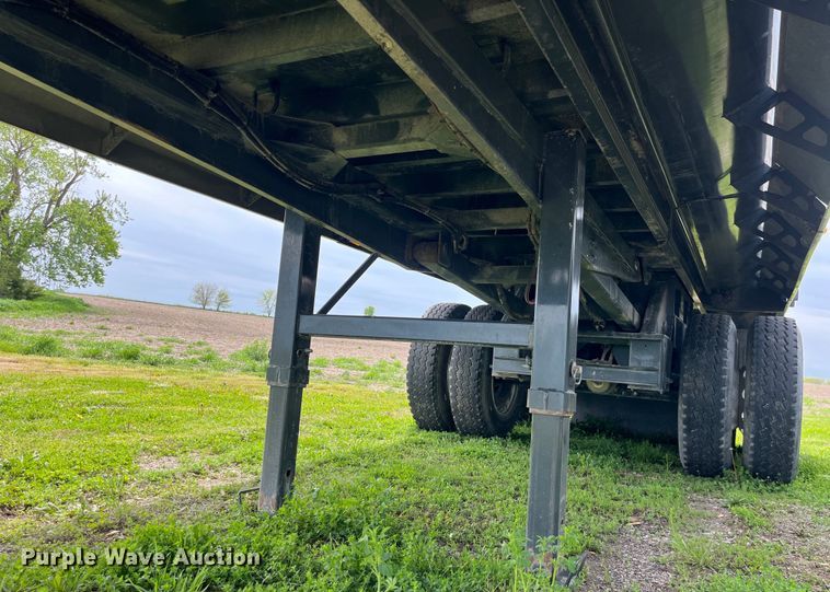 image for item LD9523 2022 MTM Midwest 26EL-QF-AR end dump trailer