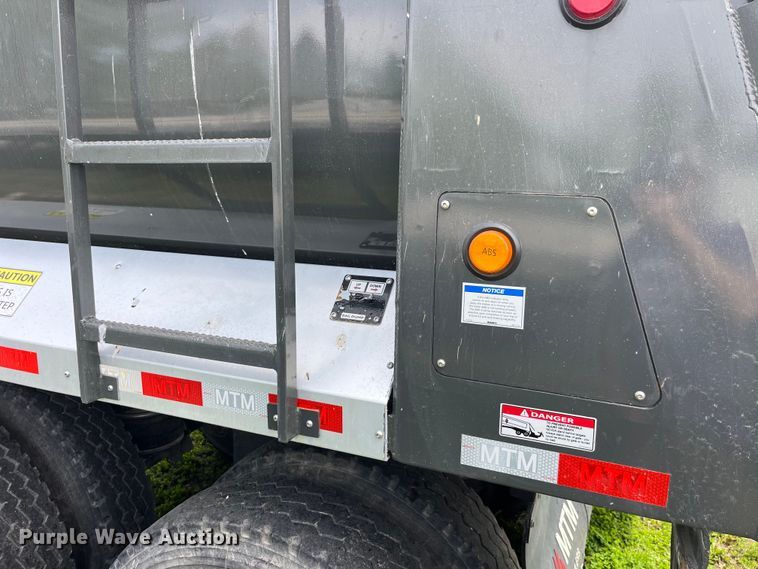 image for item LD9523 2022 MTM Midwest 26EL-QF-AR end dump trailer