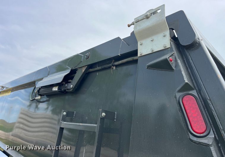 image for item LD9523 2022 MTM Midwest 26EL-QF-AR end dump trailer