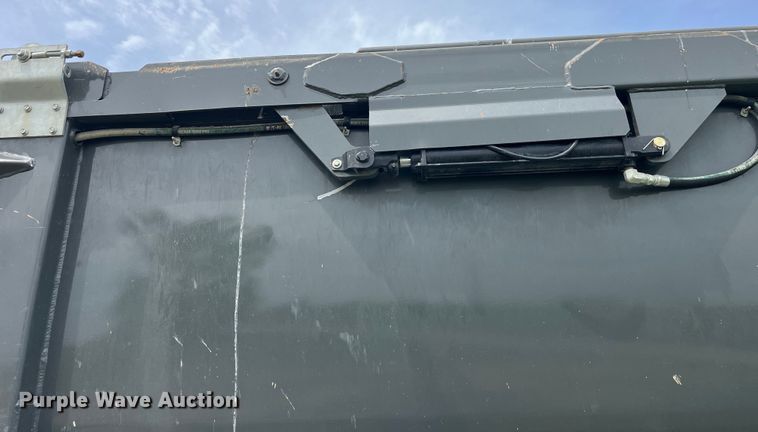 image for item LD9523 2022 MTM Midwest 26EL-QF-AR end dump trailer