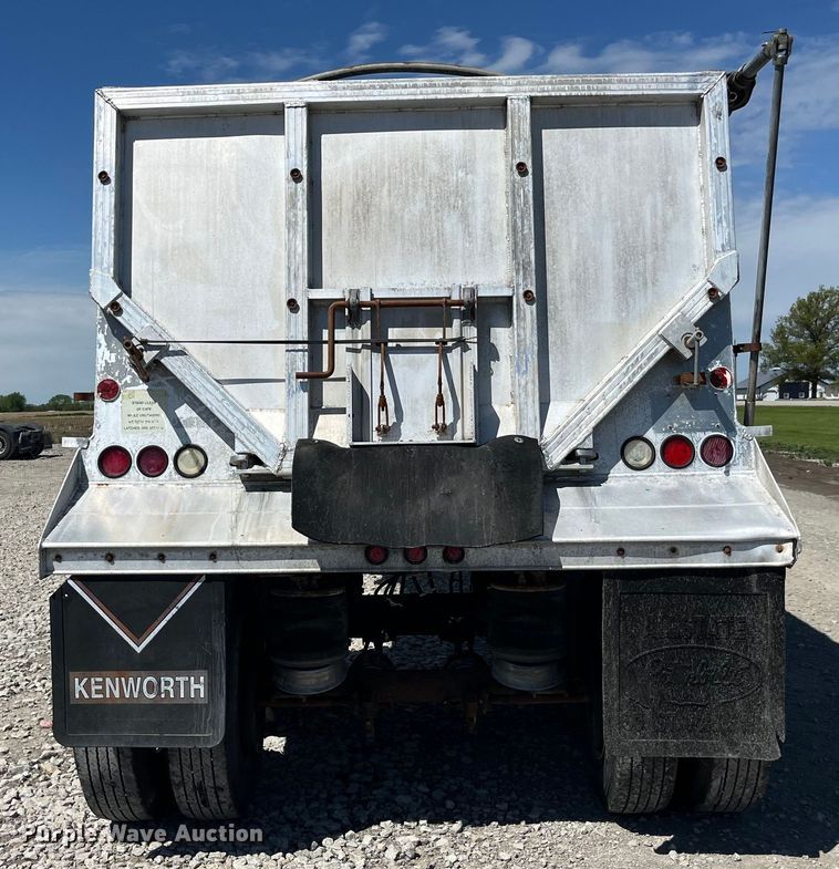 image for item LD9525 1996 Alumatech end dump trailer