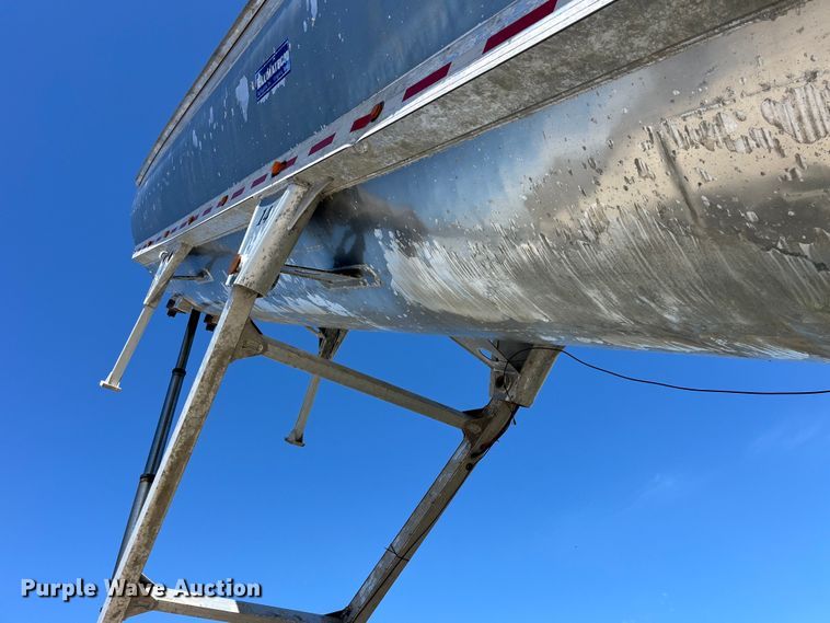 image for item LD9525 1996 Alumatech end dump trailer