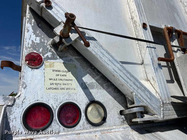 image for item LD9525 1996 Alumatech end dump trailer