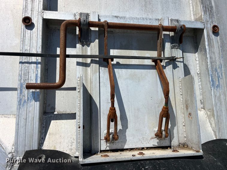 image for item LD9525 1996 Alumatech end dump trailer