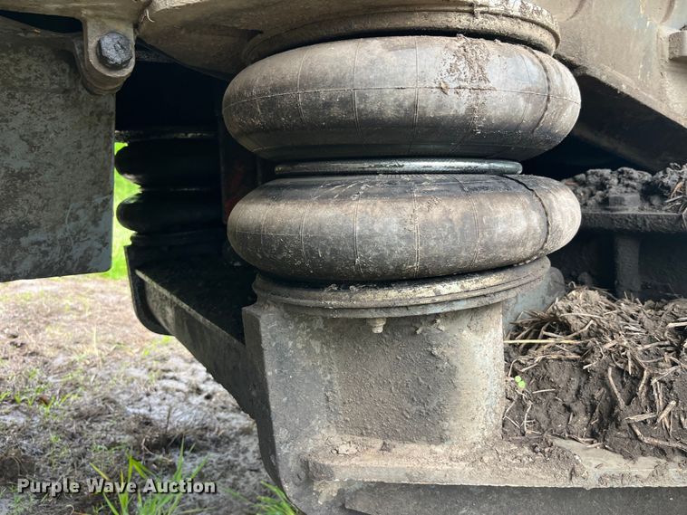 image for item LD9538 1999 Terex TA30 cab