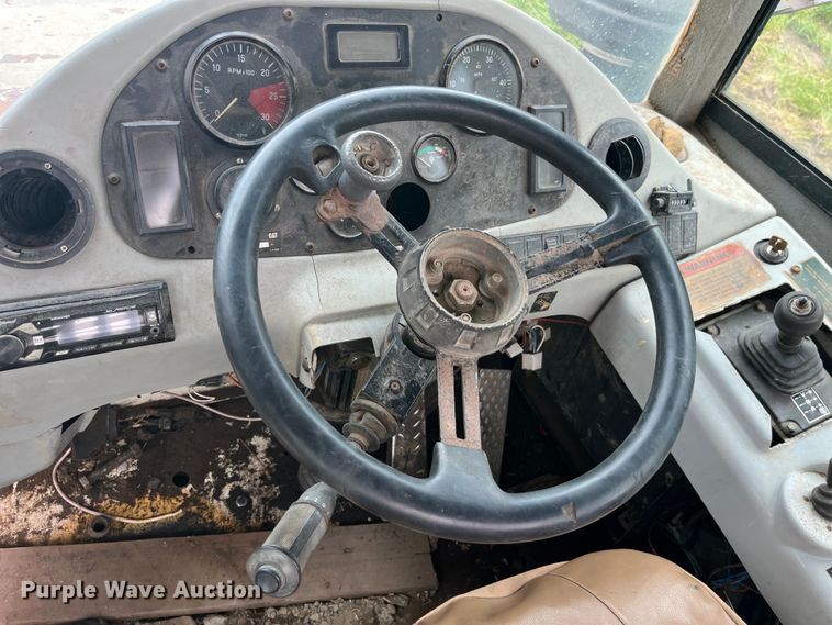 image for item LD9538 1999 Terex TA30 cab