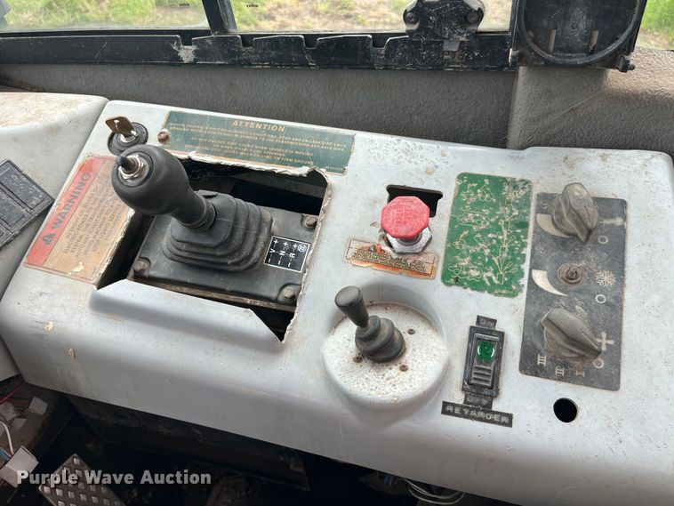 image for item LD9538 1999 Terex TA30 cab