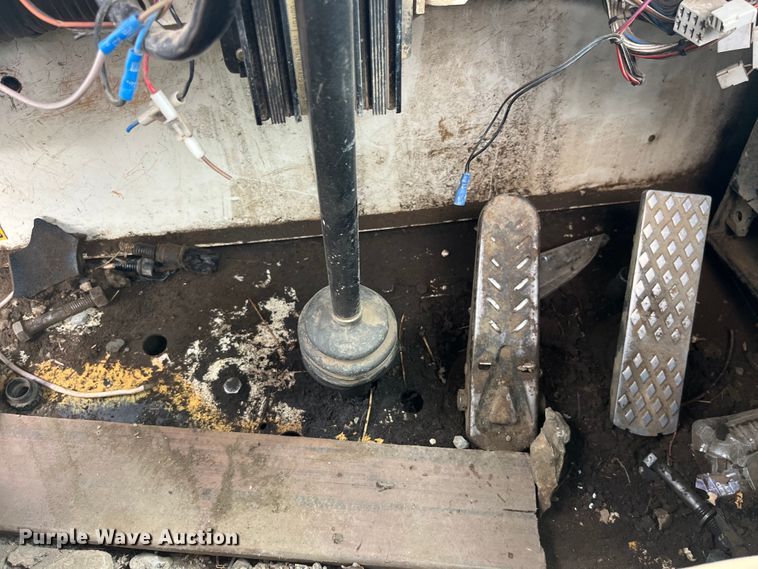 image for item LD9538 1999 Terex TA30 cab