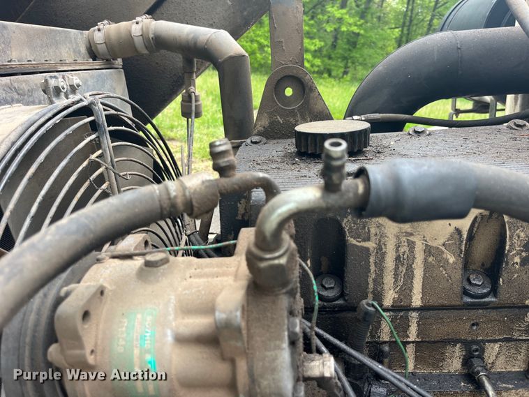 image for item LD9538 1999 Terex TA30 cab