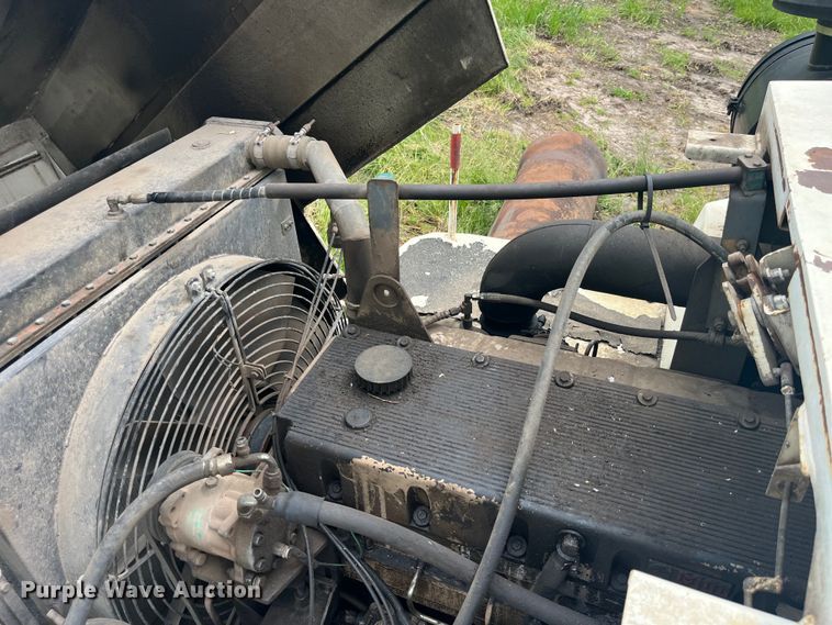 image for item LD9538 1999 Terex TA30 cab