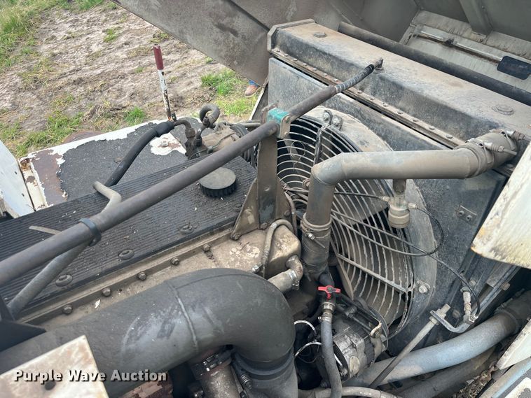 image for item LD9538 1999 Terex TA30 cab