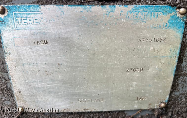 image for item LD9538 1999 Terex TA30 cab