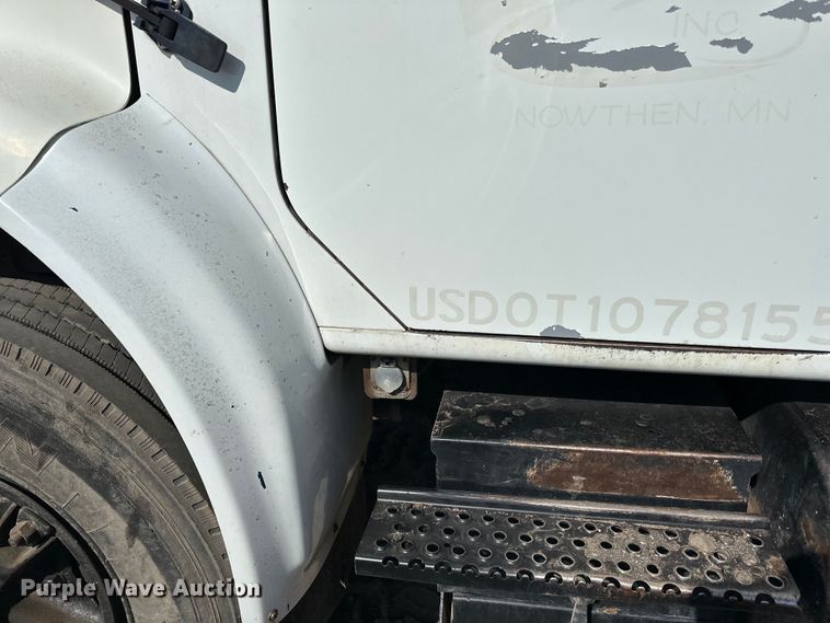 image for item LR9321 1990 International  4900 dump truck