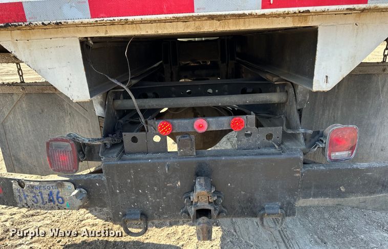 image for item LR9321 1990 International  4900 dump truck