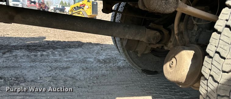 image for item LR9321 1990 International  4900 dump truck