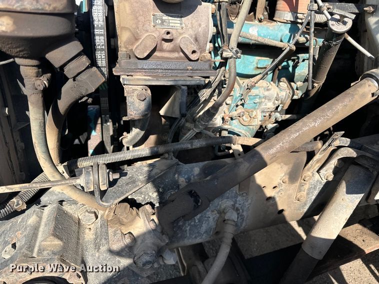 image for item LR9321 1990 International  4900 dump truck