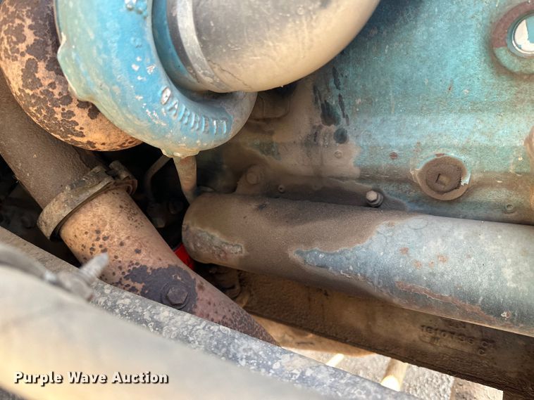 image for item LR9321 1990 International  4900 dump truck