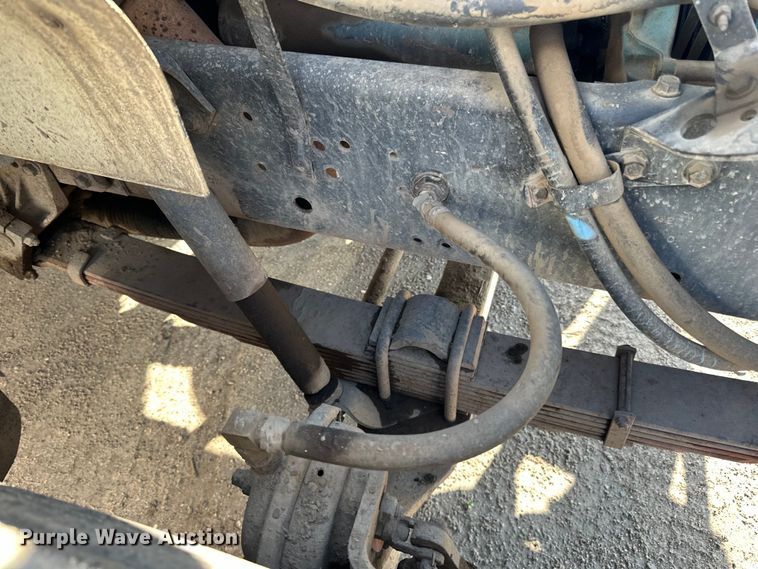 image for item LR9321 1990 International  4900 dump truck