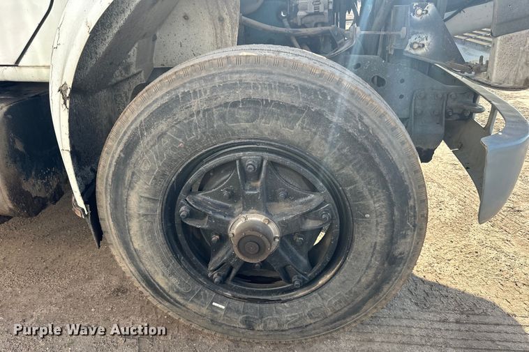 image for item LR9321 1990 International  4900 dump truck